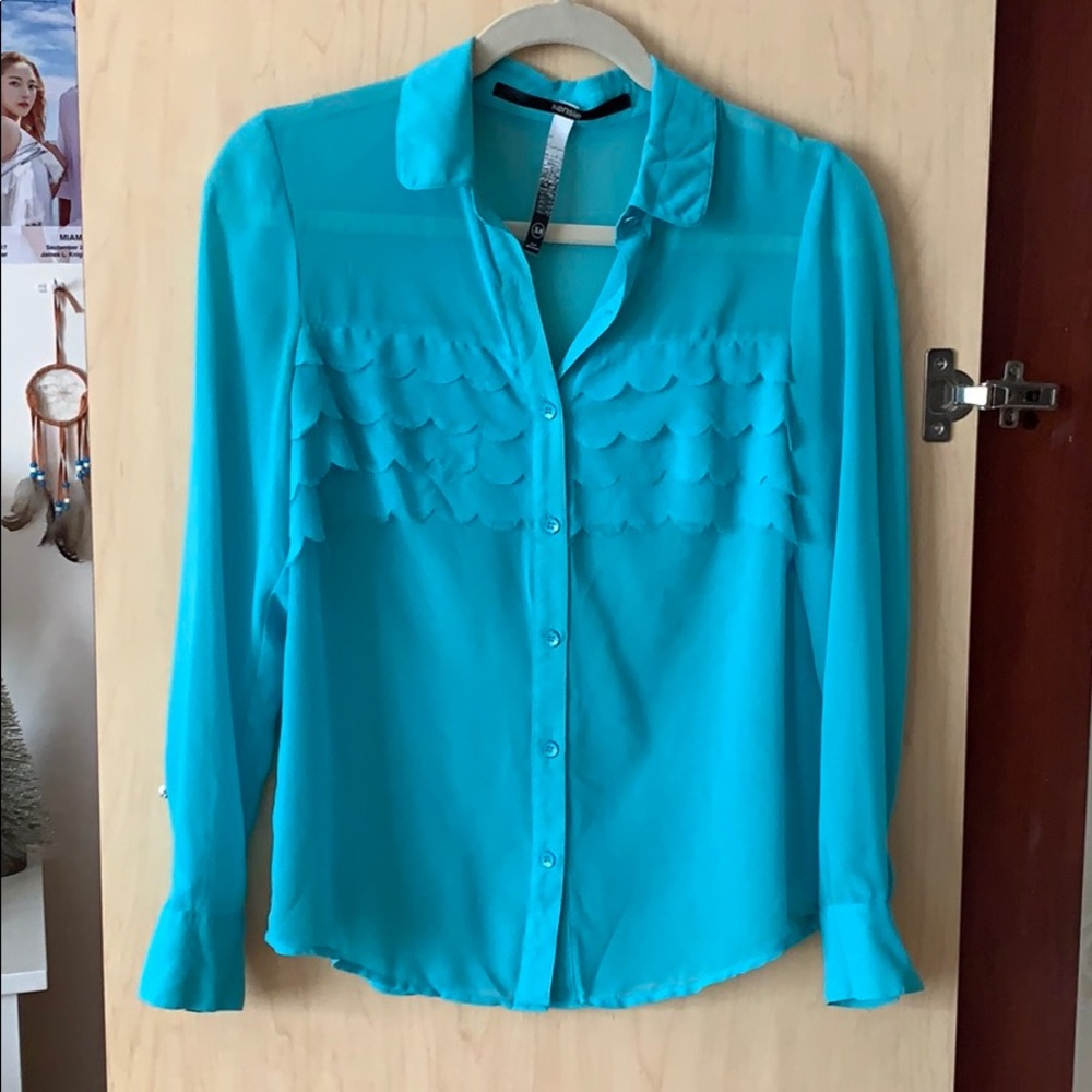 Kensie Scallop Detail Blouse
